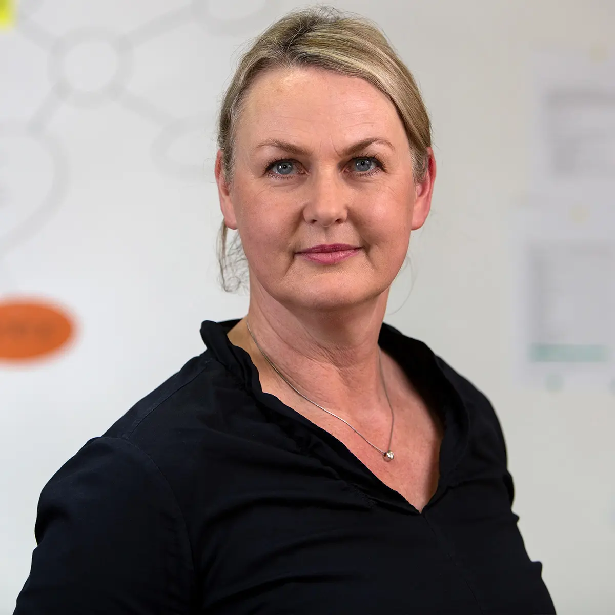 Portraitfoto von Prof. Dr. Katrin Hassenstein