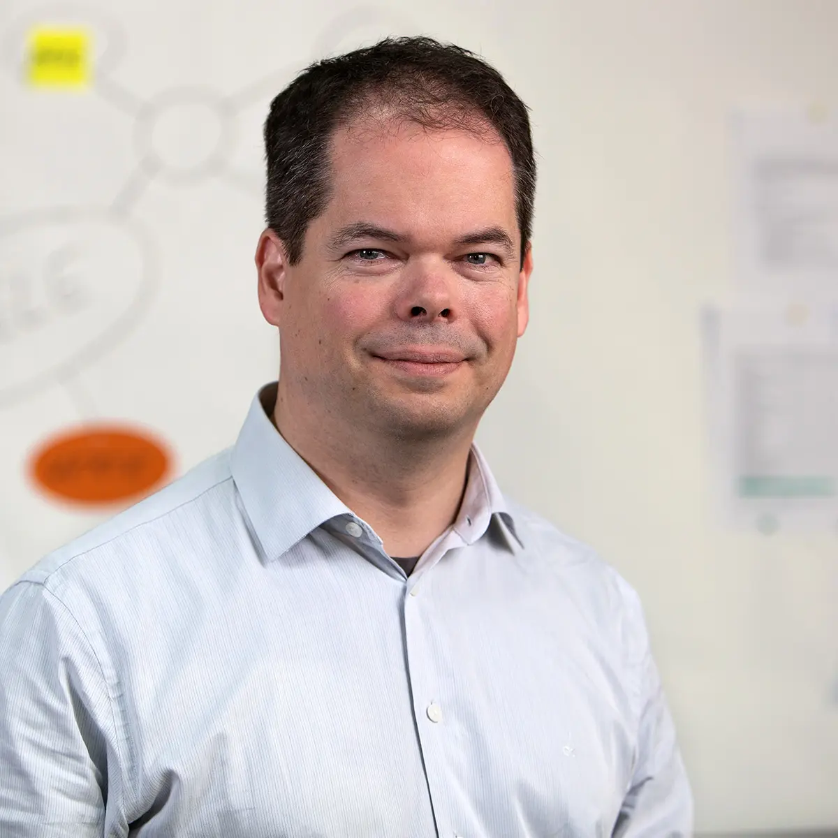 Portraitfoto von Prof. Dr. Alexander Mäder